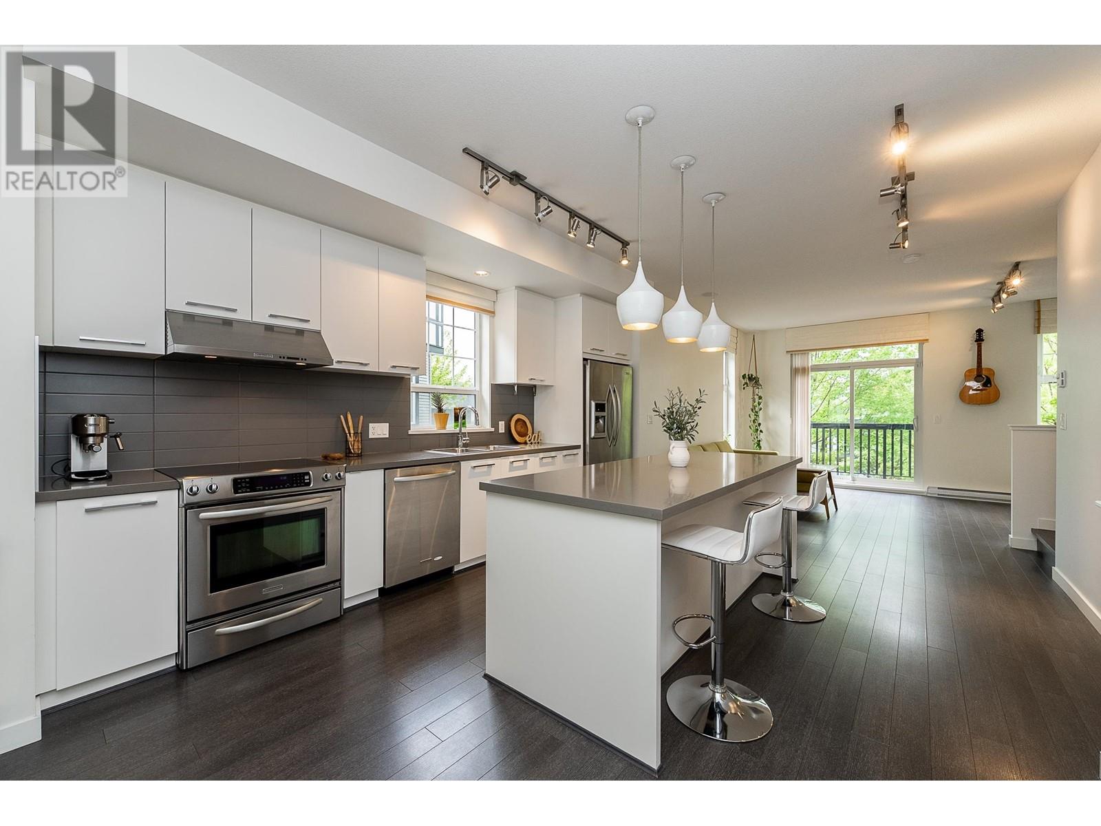 4 1338 Hames Crescent, Coquitlam, British Columbia  V3E 0J2 - Photo 3 - R3003337