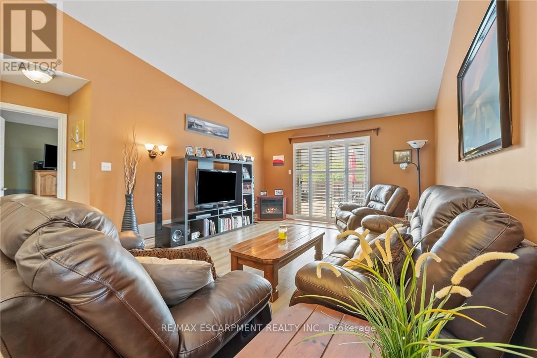 70 Garden Avenue, Brantford, Ontario  N3S 0A1 - Photo 19 - X12151662