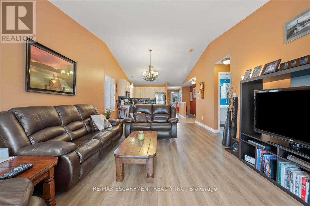 70 Garden Avenue, Brantford, Ontario  N3S 0A1 - Photo 20 - X12151662