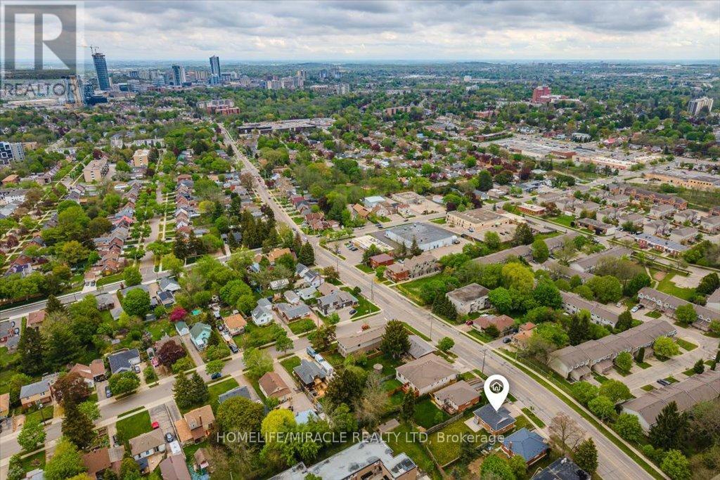 570 Victoria Street S, Kitchener, Ontario  N2M 3B1 - Photo 4 - X12151758