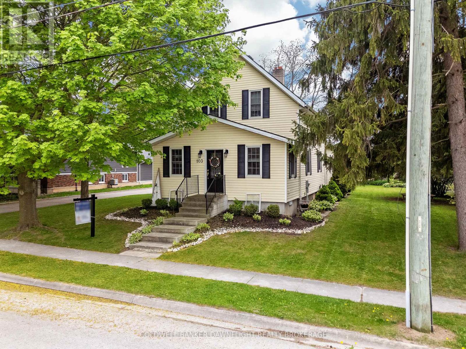 103 Richmond Street S, Bluewater, Ontario  N0M 1X0 - Photo 1 - X12071762