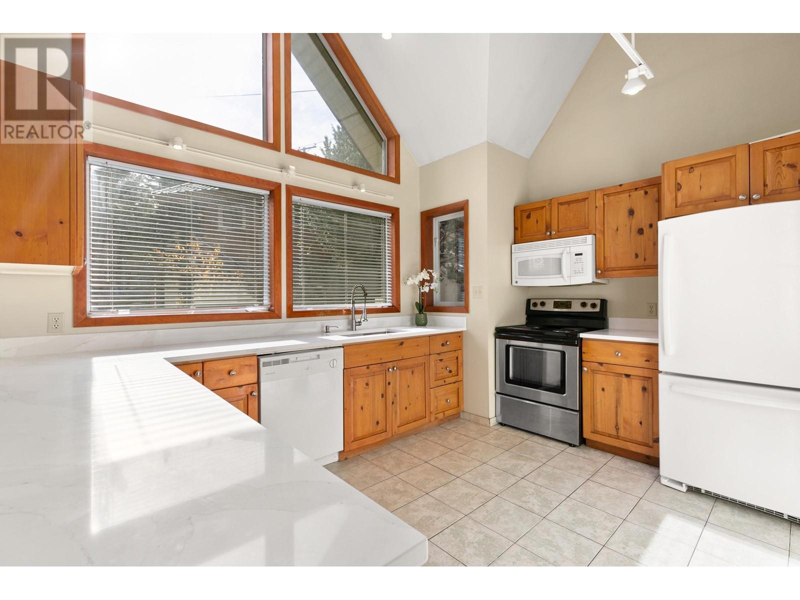 7063 Nesters Road, Whistler, British Columbia  V8E 0E2 - Photo 9 - R3003379