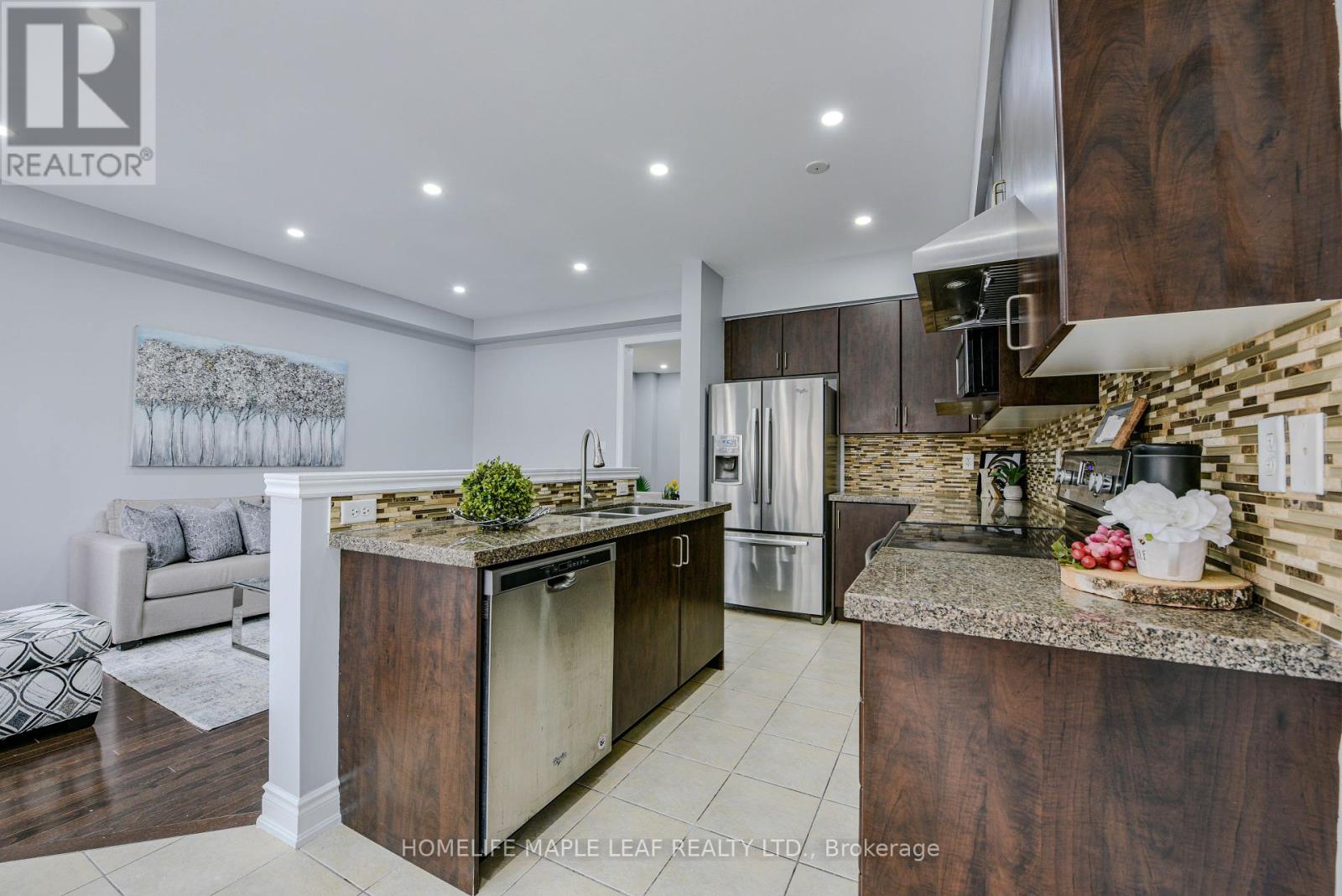15 Orangeblossom Trail, Brampton, Ontario  L6X 3B4 - Photo 17 - W12150990