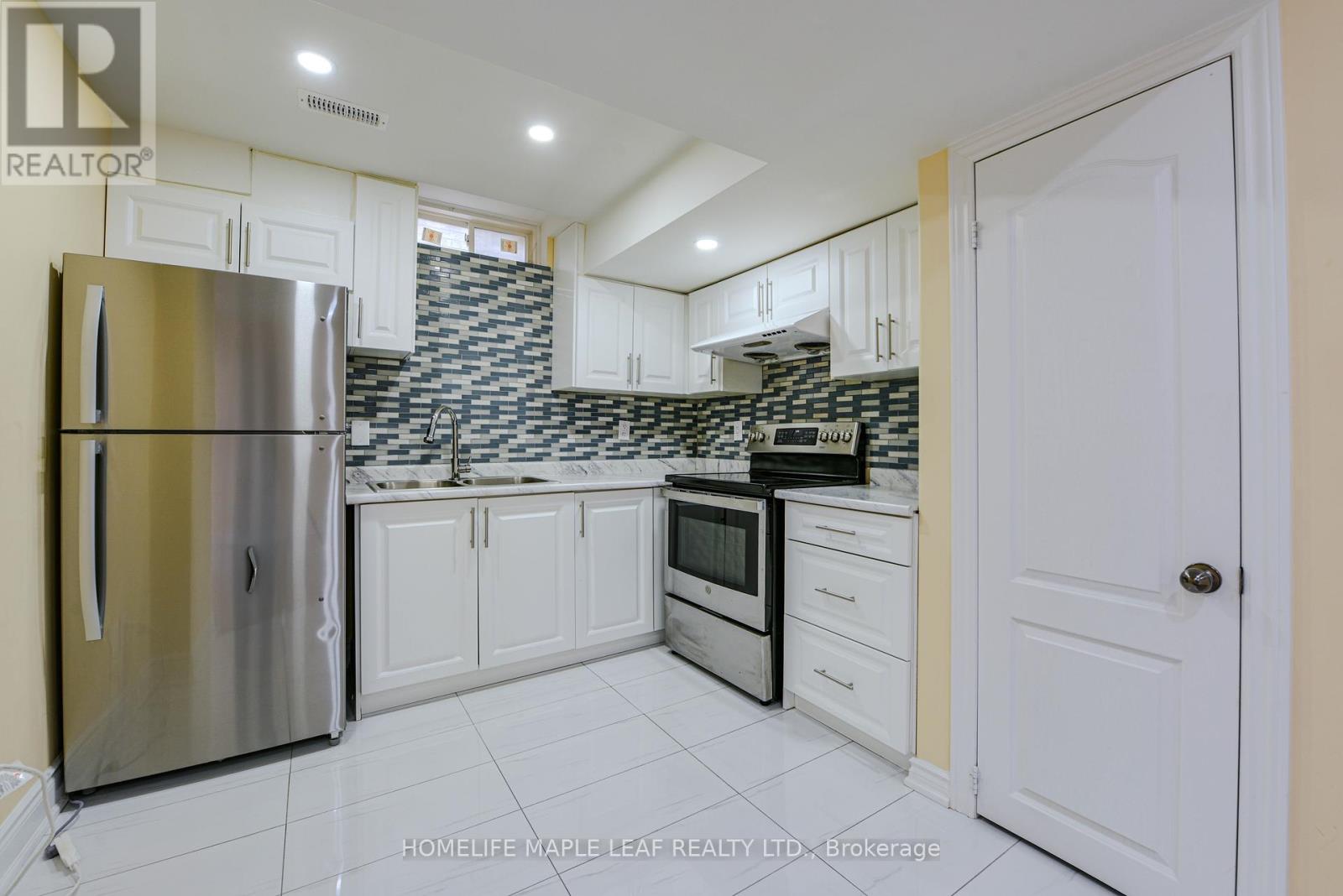 15 Orangeblossom Trail, Brampton, Ontario  L6X 3B4 - Photo 38 - W12150990