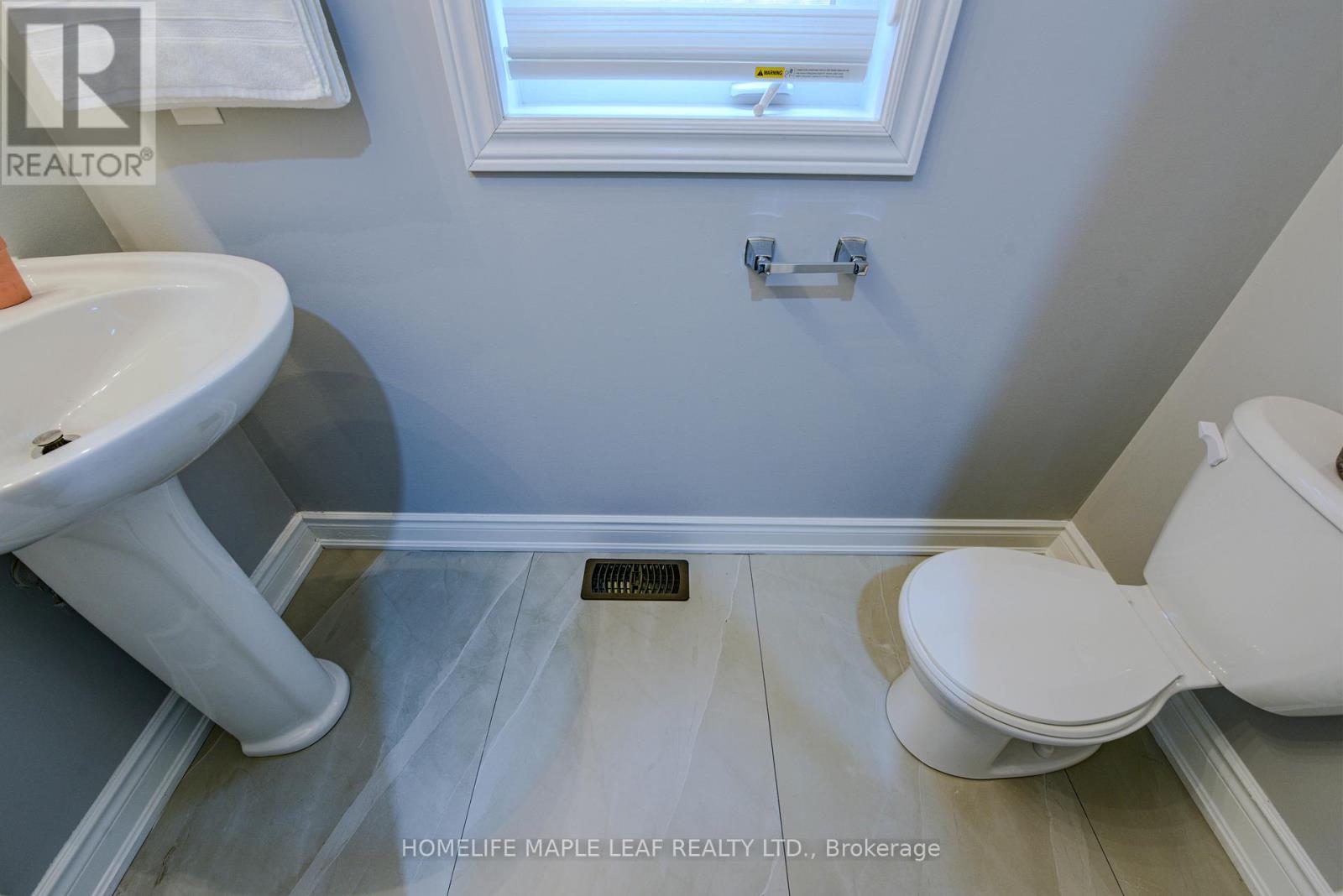 15 Orangeblossom Trail, Brampton, Ontario  L6X 3B4 - Photo 6 - W12150990