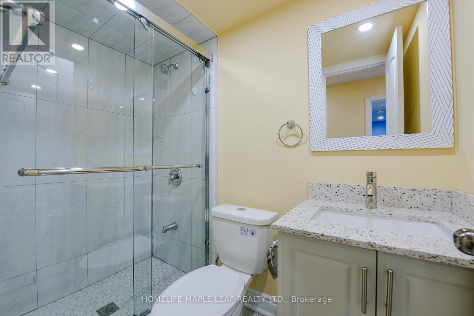 15 Orangeblossom Trail, Brampton, Ontario  L6X 3B4 - Photo 41 - W12150990