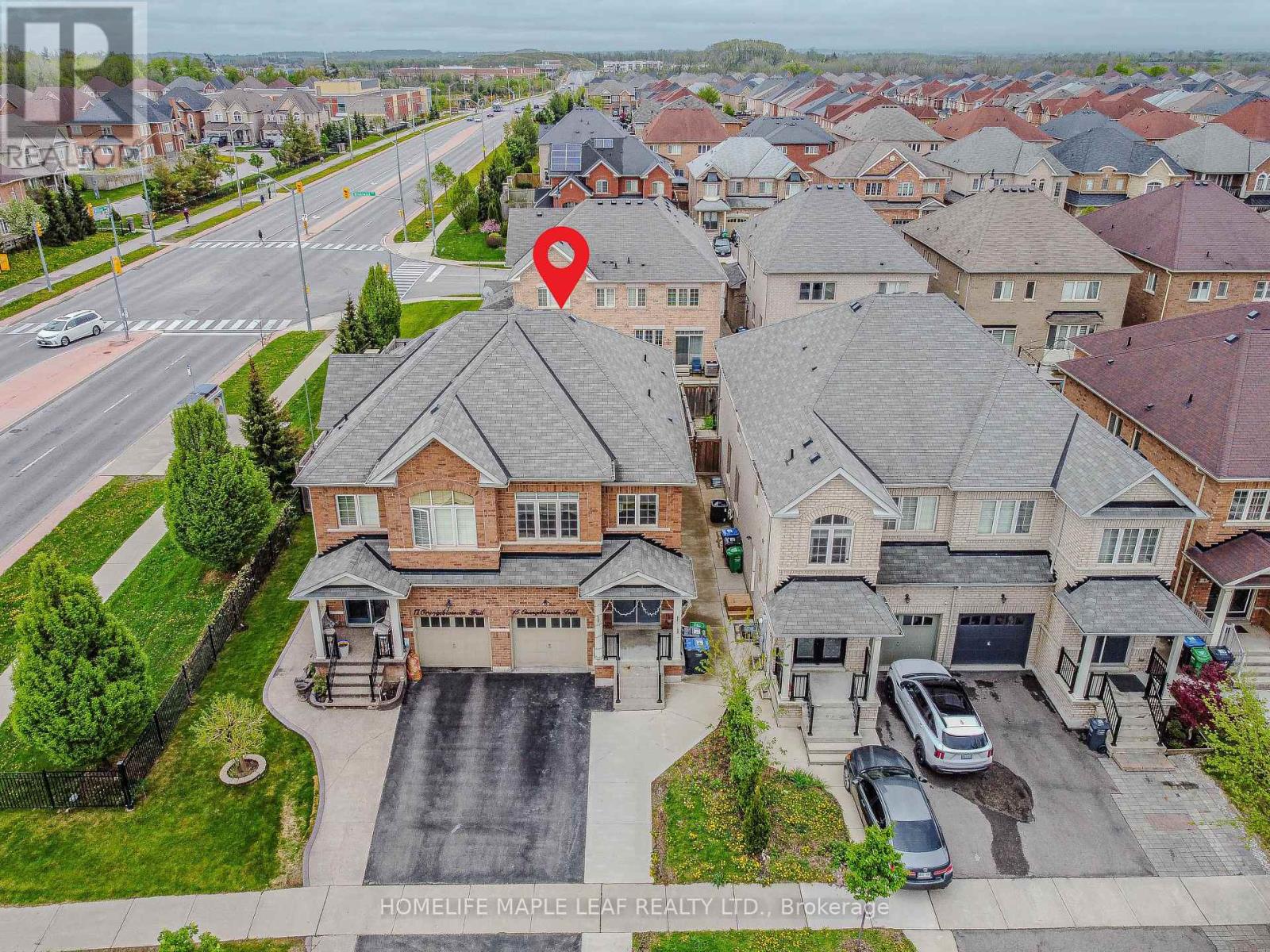 15 Orangeblossom Trail, Brampton, Ontario  L6X 3B4 - Photo 2 - W12150990
