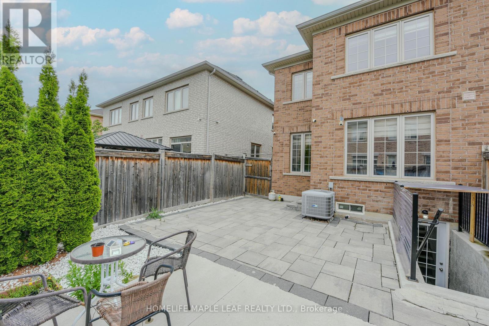 15 Orangeblossom Trail, Brampton, Ontario  L6X 3B4 - Photo 46 - W12150990