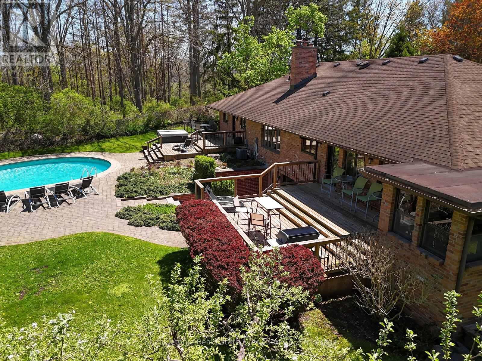 258 Windermere Court E, London North, Ontario  N6G 4L4 - Photo 37 - X12151804