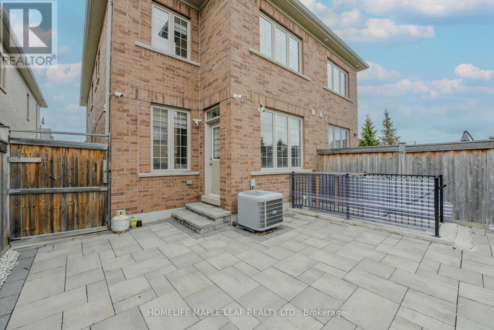 15 Orangeblossom Trail, Brampton, Ontario  L6X 3B4 - Photo 47 - W12150990