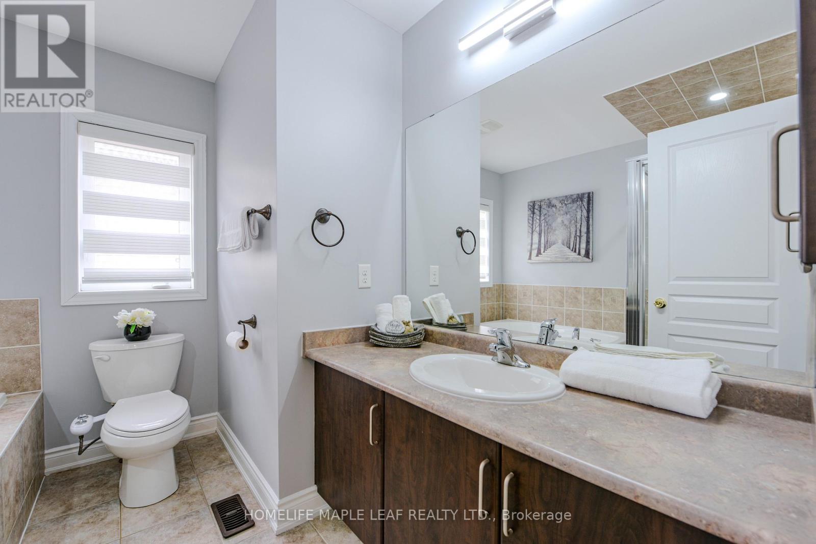 15 Orangeblossom Trail, Brampton, Ontario  L6X 3B4 - Photo 35 - W12150990