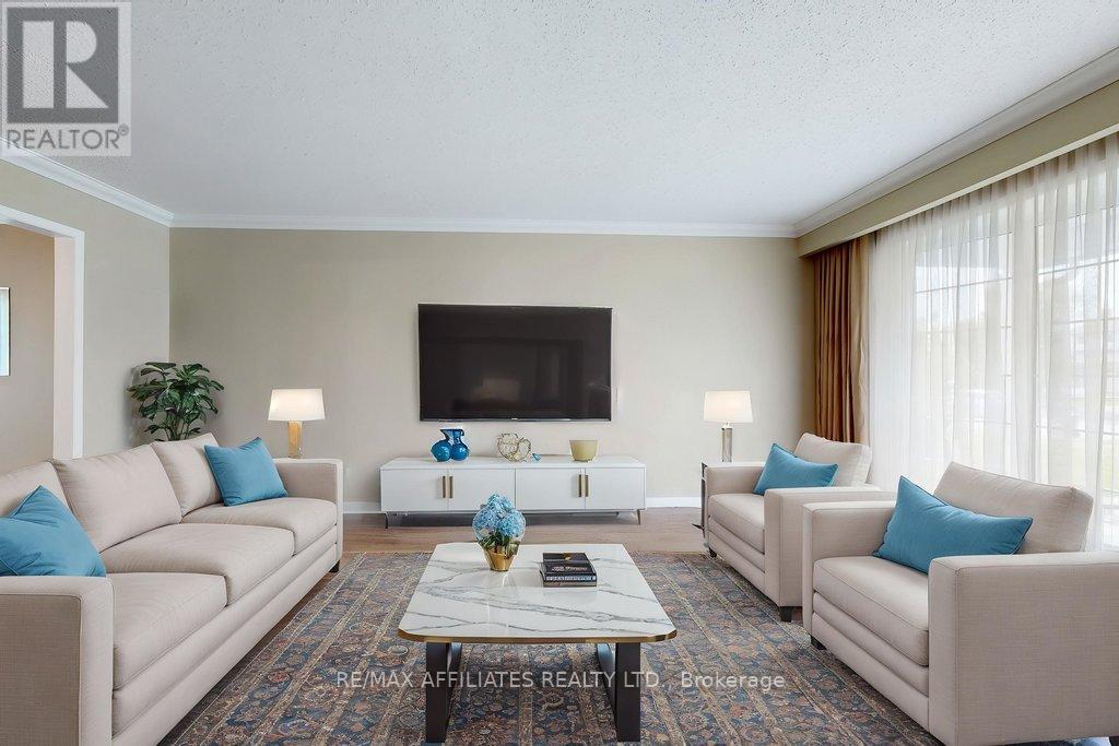 6 Centrepark Drive, Ottawa, Ontario  K1B 3C1 - Photo 6 - X12151800
