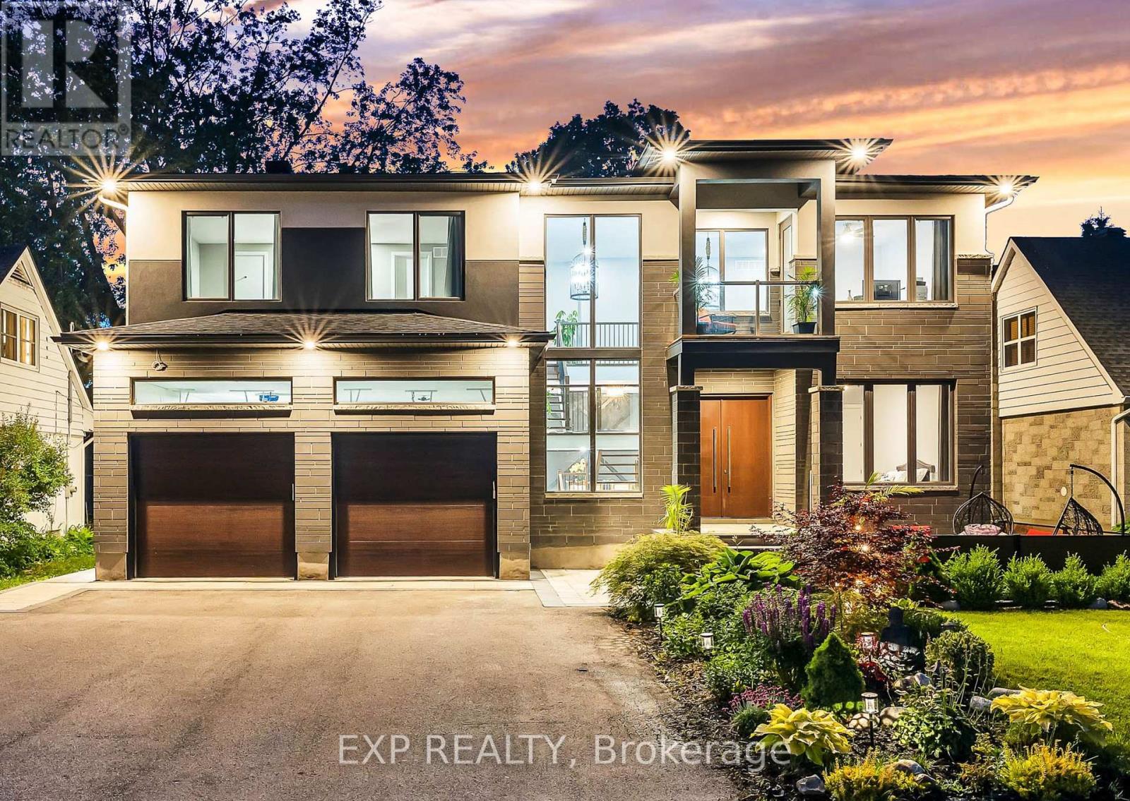 7 Phillip Drive, Ottawa, Ontario  K2E 6R6 - Photo 2 - X12151803