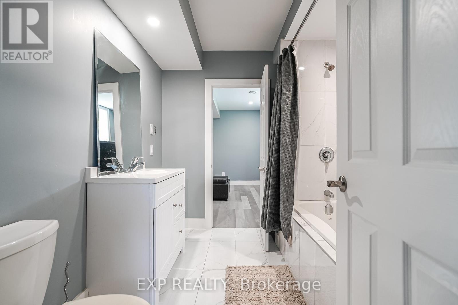 7 Phillip Drive, Ottawa, Ontario  K2E 6R6 - Photo 24 - X12151803