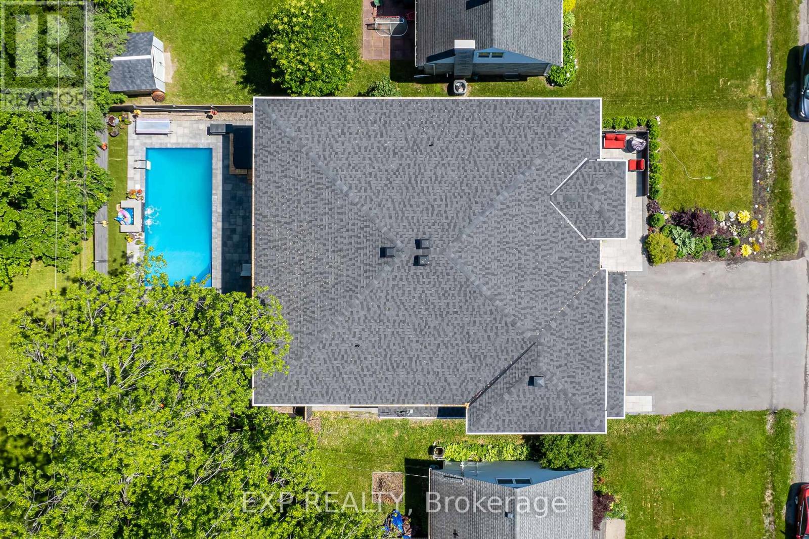 7 Phillip Drive, Ottawa, Ontario  K2E 6R6 - Photo 32 - X12151803