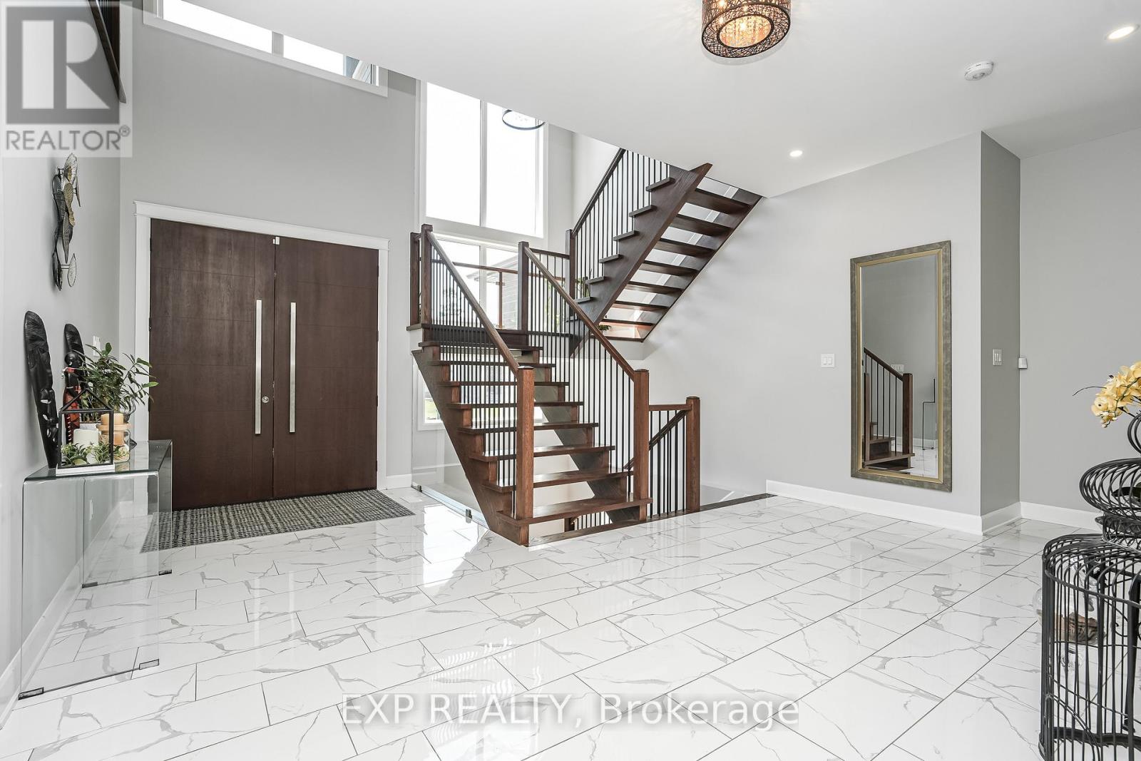 7 Phillip Drive, Ottawa, Ontario  K2E 6R6 - Photo 7 - X12151803