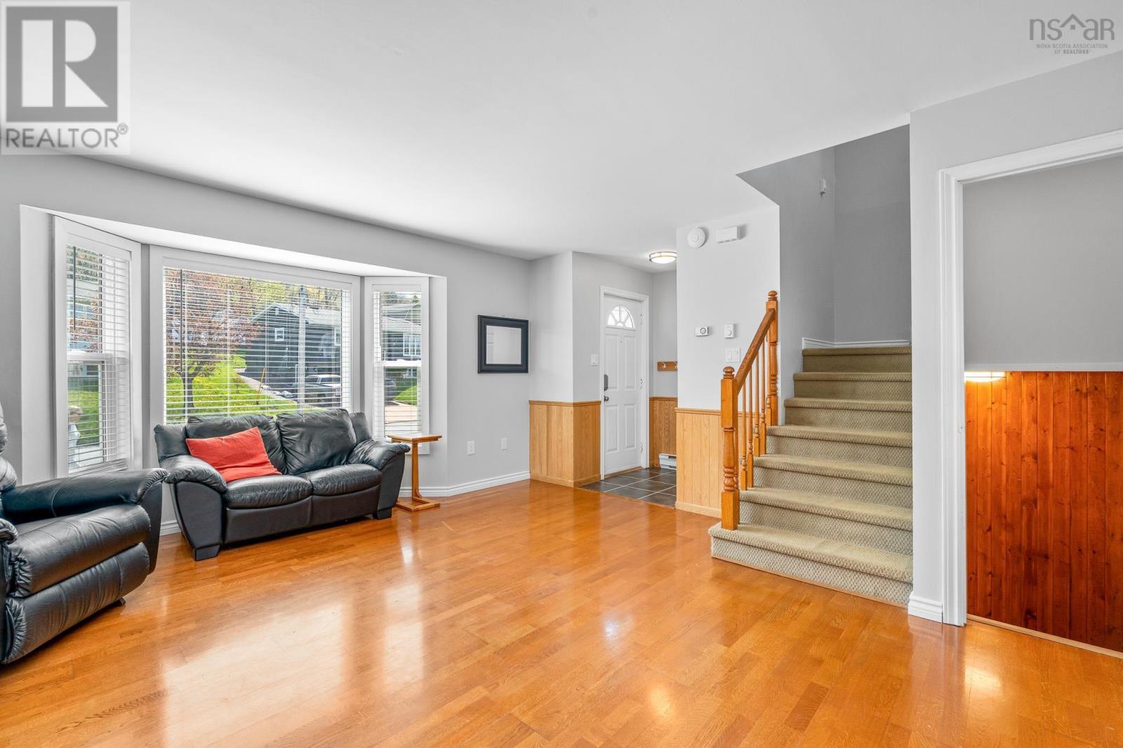 Property at 36 Boxwood Crescent image 2