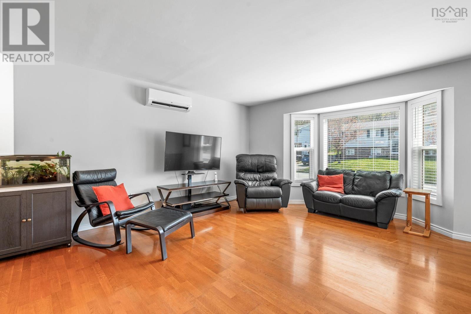 Property at 36 Boxwood Crescent image 4