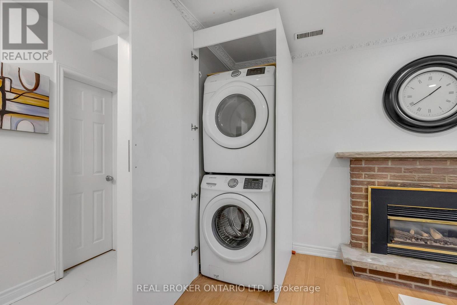 3465 Orion Crescent, Mississauga, Ontario  L5C 2H7 - Photo 27 - W12148840