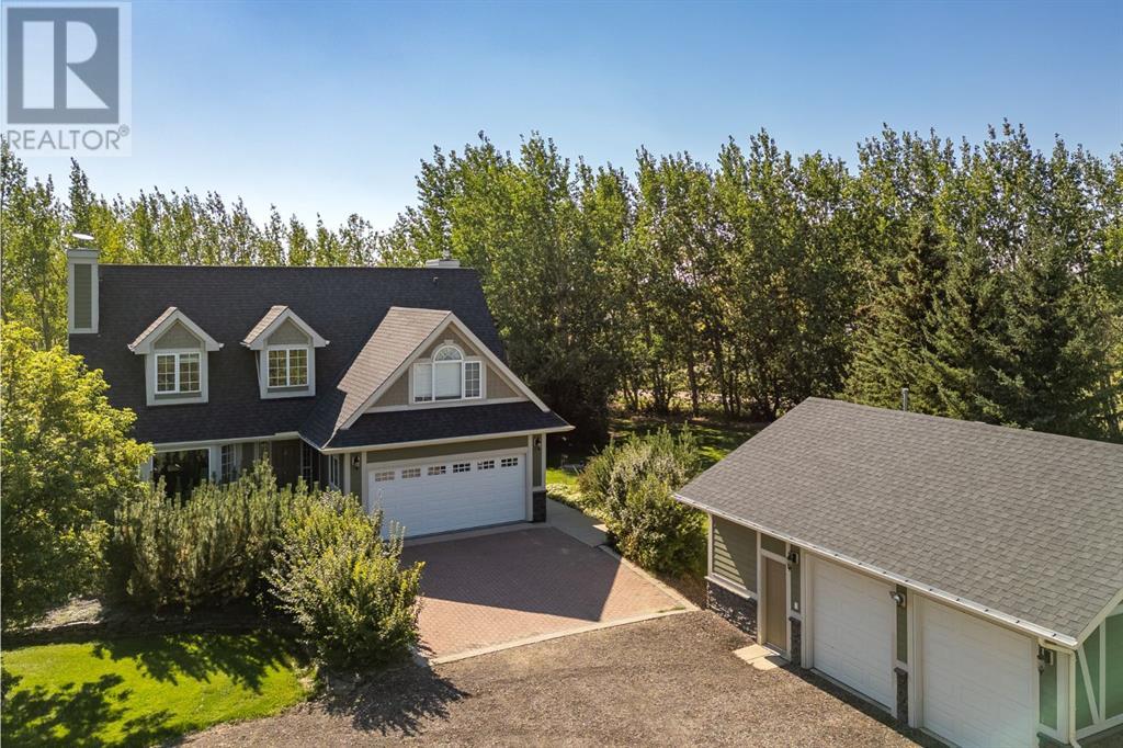 Property at 25 Farries Drive SE image 2