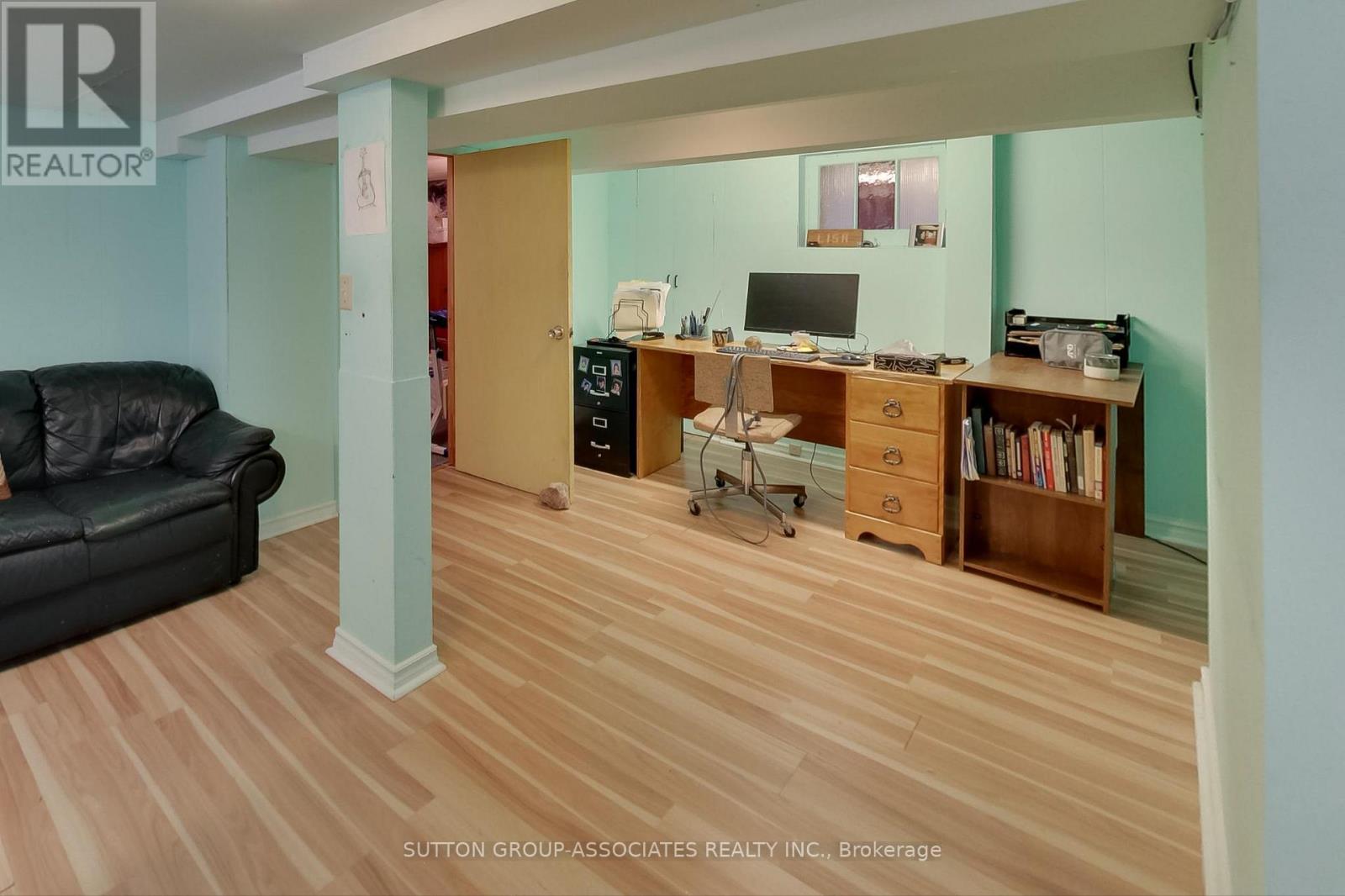 47 Robina Avenue, Toronto, Ontario  M6C 3Y5 - Photo 18 - C12151808