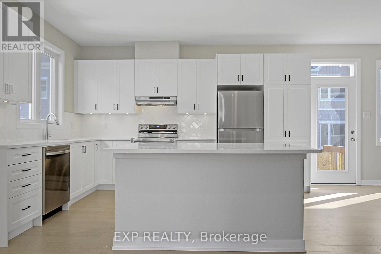 98 Pizzicato Street, Ottawa, Ontario  K1C 7G4 - Photo 9 - X11989354