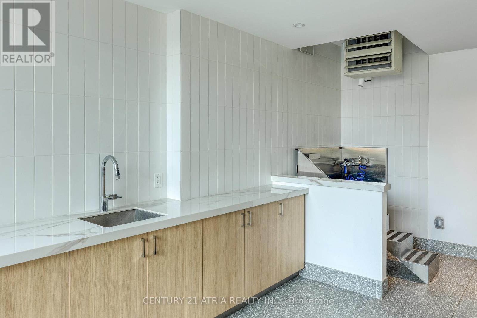 705 - 150 Logan Avenue, Toronto, Ontario  M4M 1C3 - Photo 25 - E9367556