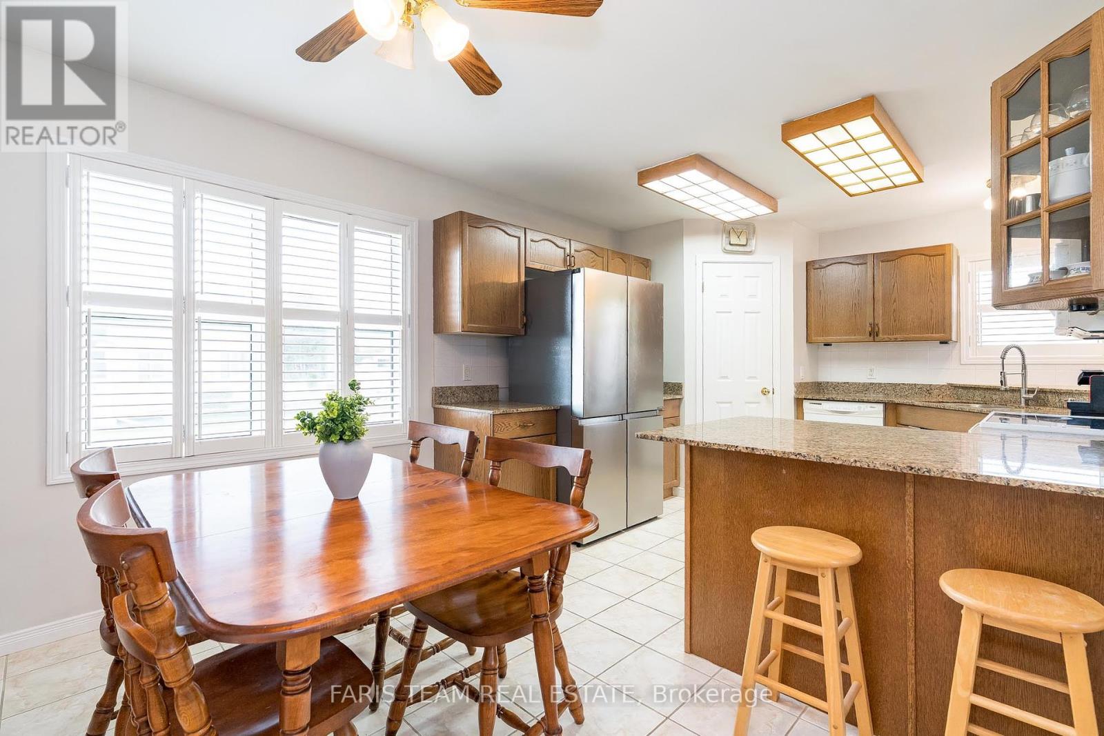 30 Indiana Avenue, Wasaga Beach, Ontario  L9Z 3A8 - Photo 7 - S12151108