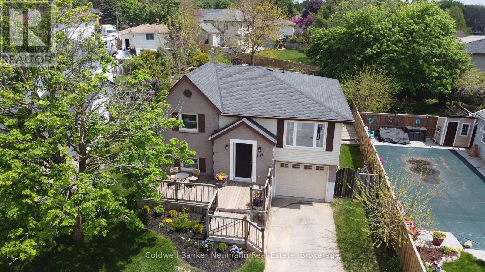 Property at 102 BARNICKE DRIVE image 2