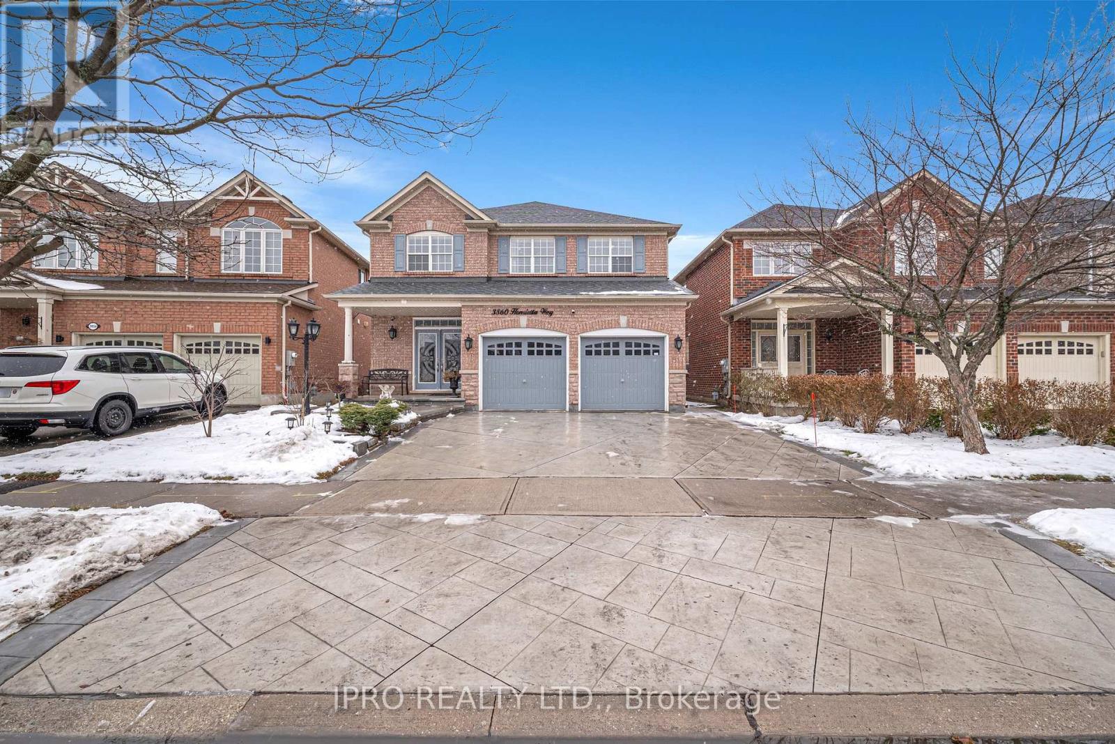 3860 Henrietta Way, Mississauga, Ontario  L5M 7Y4 - Photo 1 - W12151818