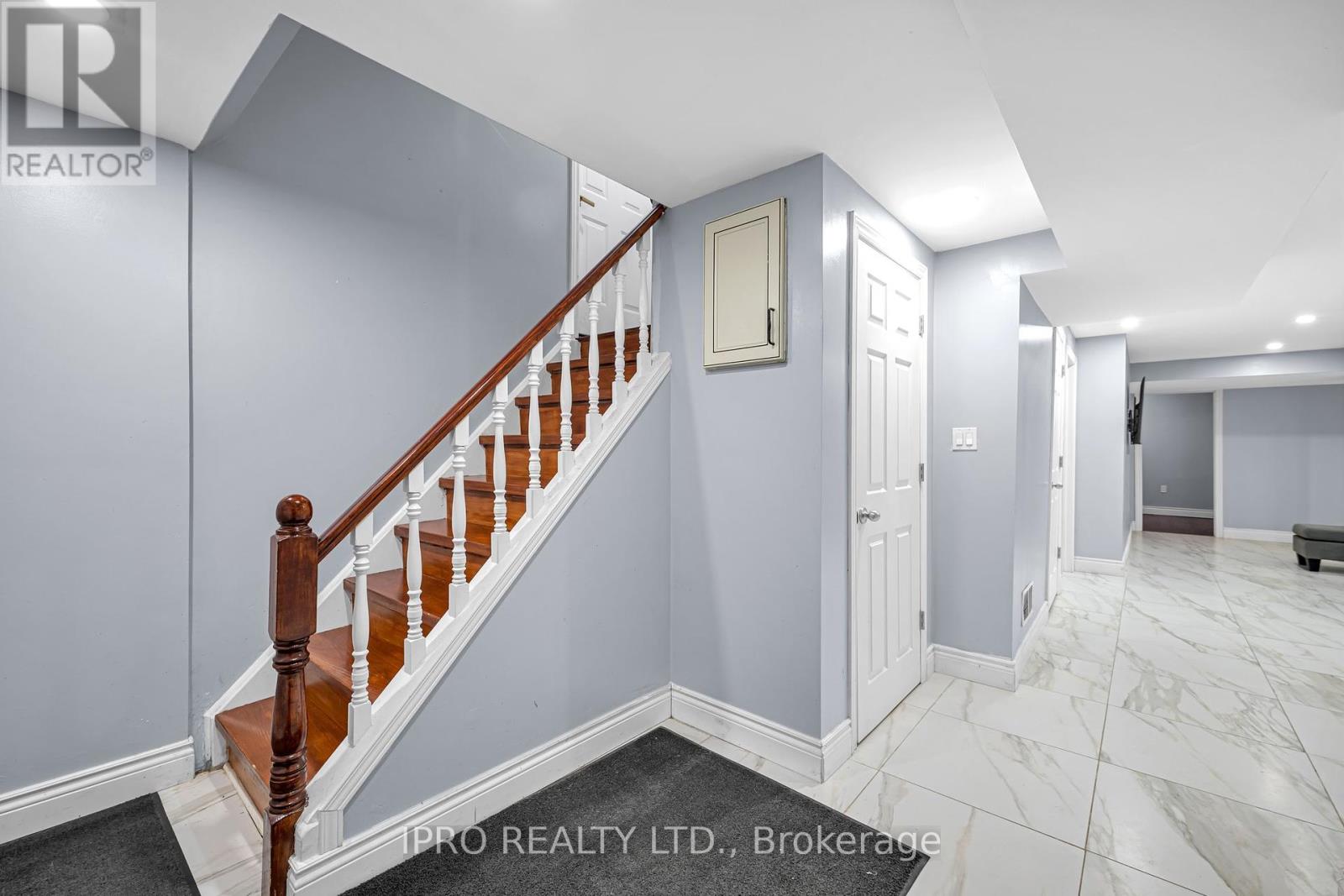 3860 Henrietta Way, Mississauga, Ontario  L5M 7Y4 - Photo 11 - W12151818