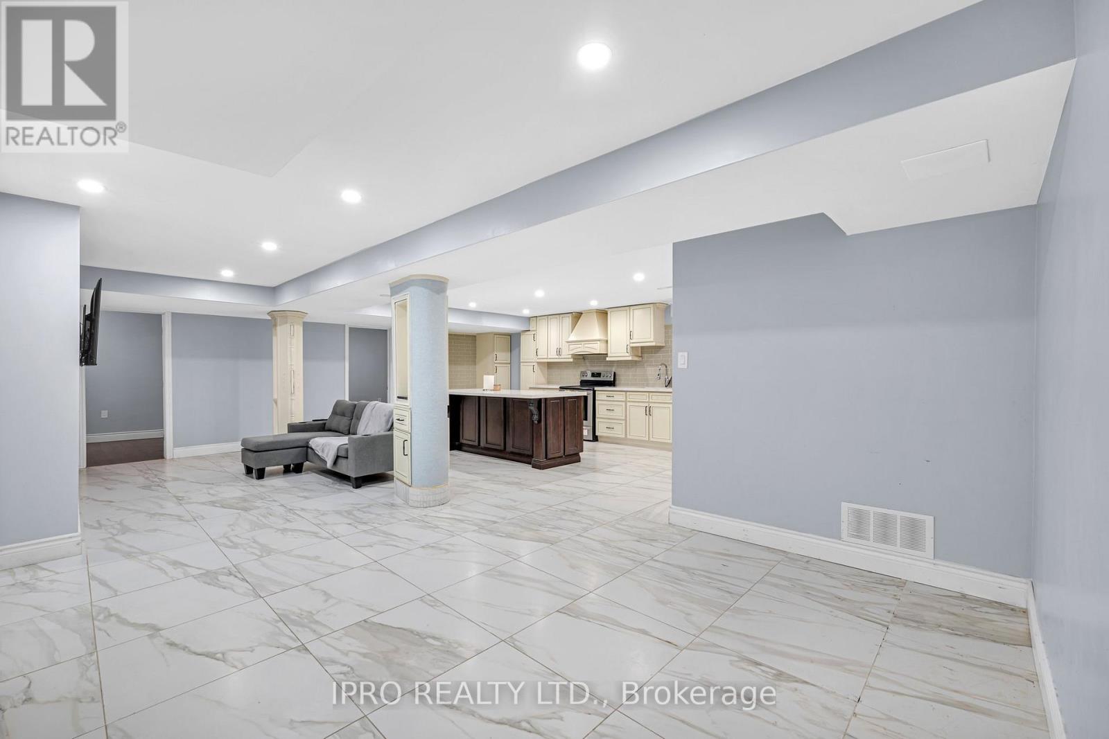 3860 Henrietta Way, Mississauga, Ontario  L5M 7Y4 - Photo 12 - W12151818