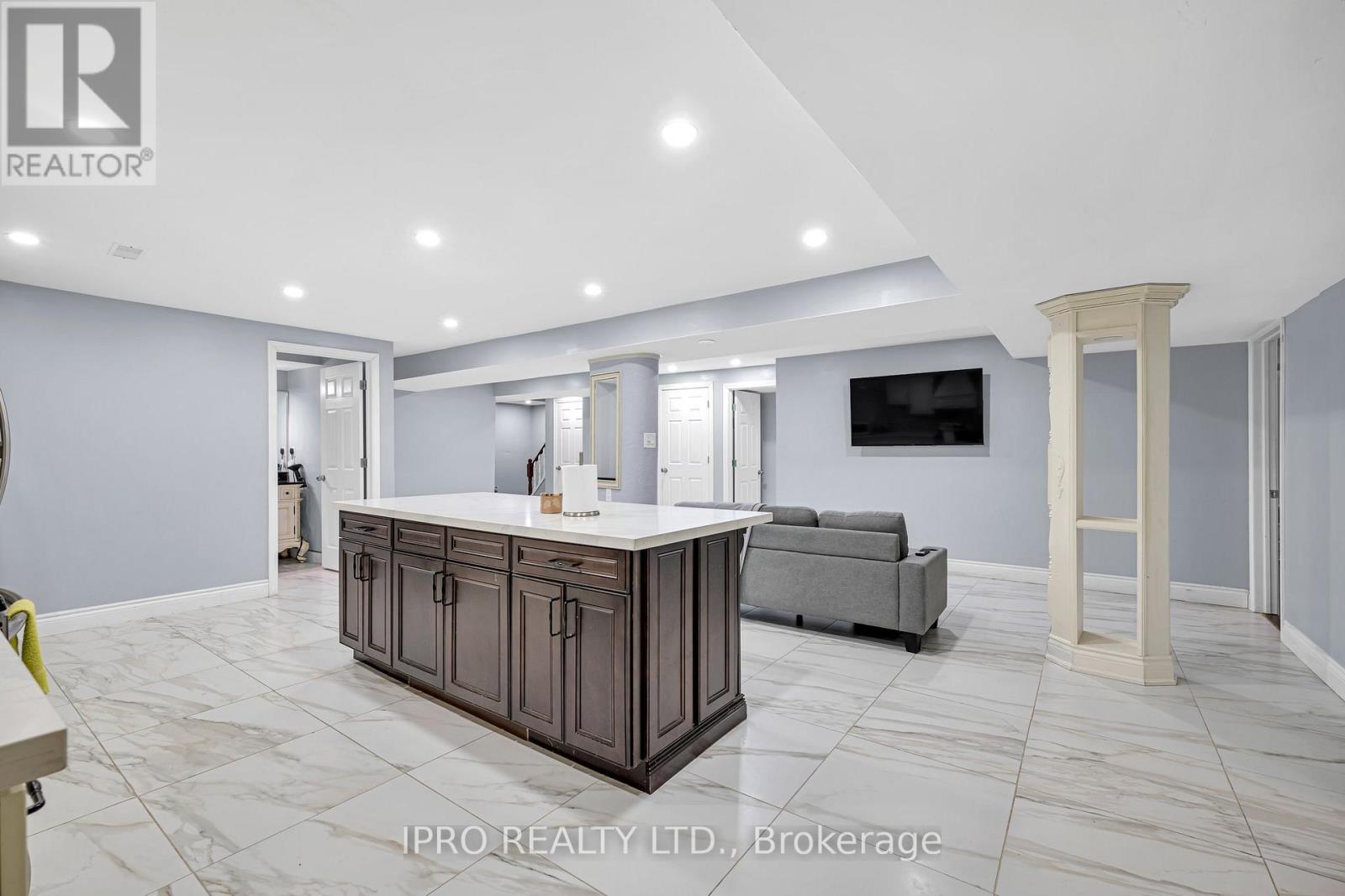 3860 Henrietta Way, Mississauga, Ontario  L5M 7Y4 - Photo 14 - W12151818