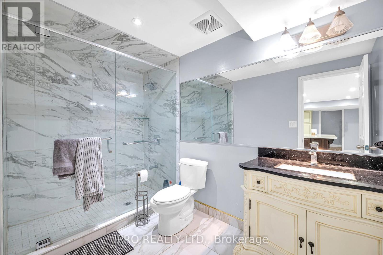 3860 Henrietta Way, Mississauga, Ontario  L5M 7Y4 - Photo 16 - W12151818