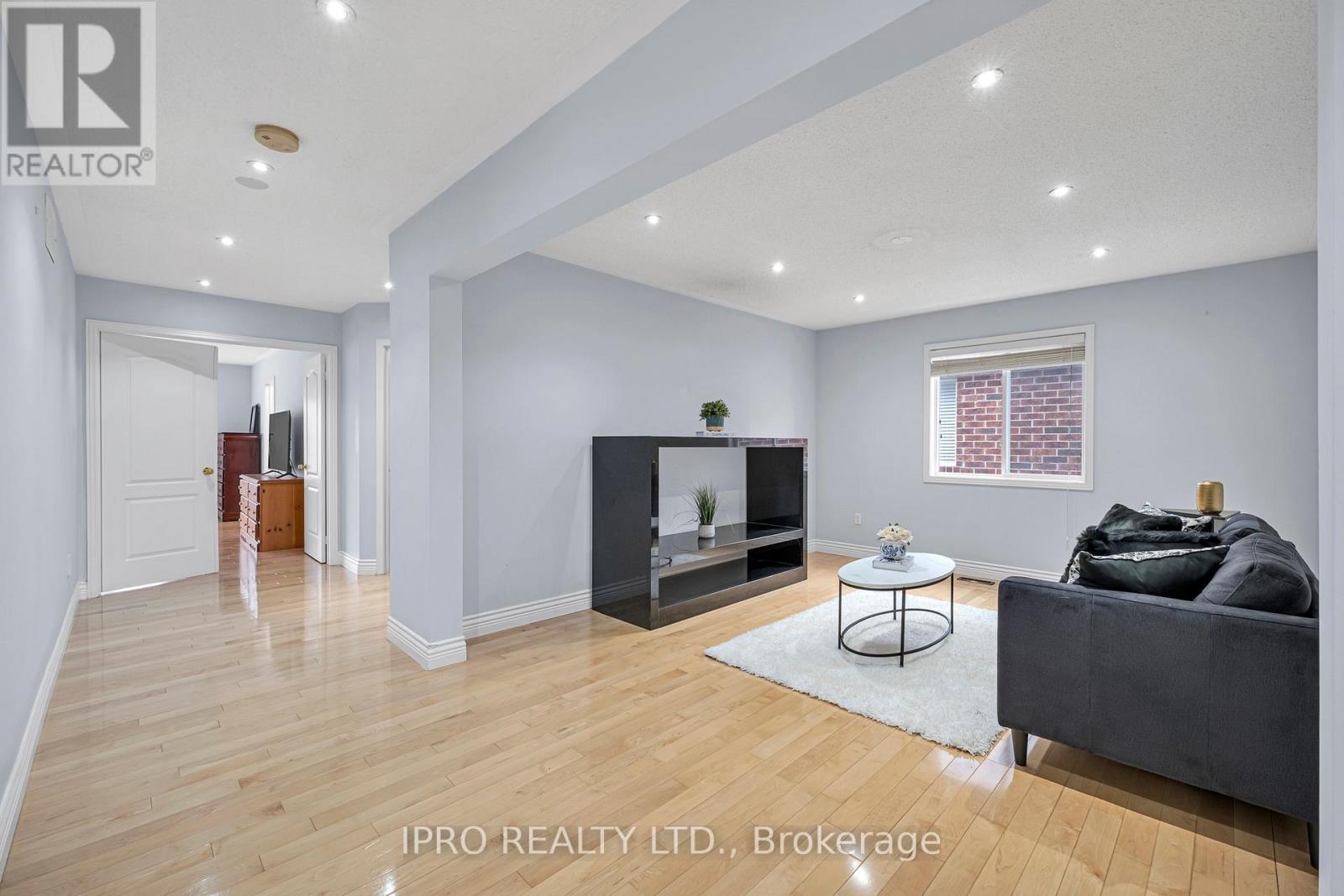 3860 Henrietta Way, Mississauga, Ontario  L5M 7Y4 - Photo 20 - W12151818