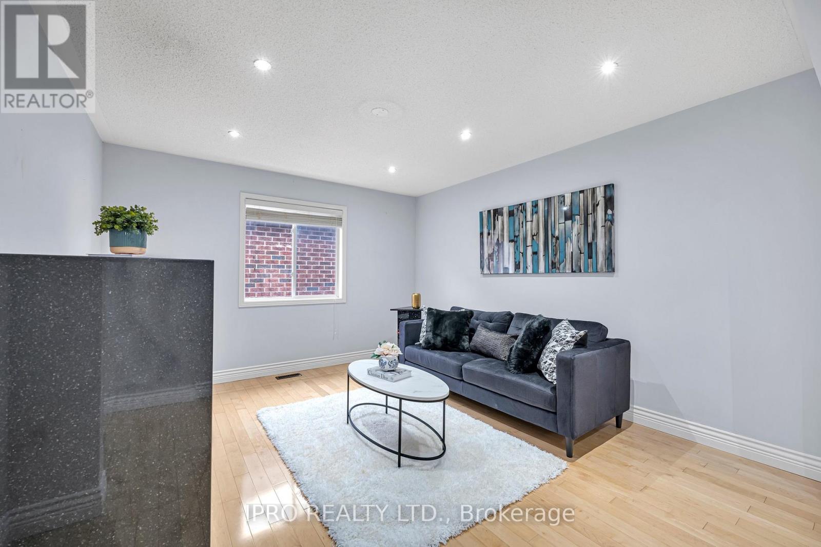 3860 Henrietta Way, Mississauga, Ontario  L5M 7Y4 - Photo 21 - W12151818