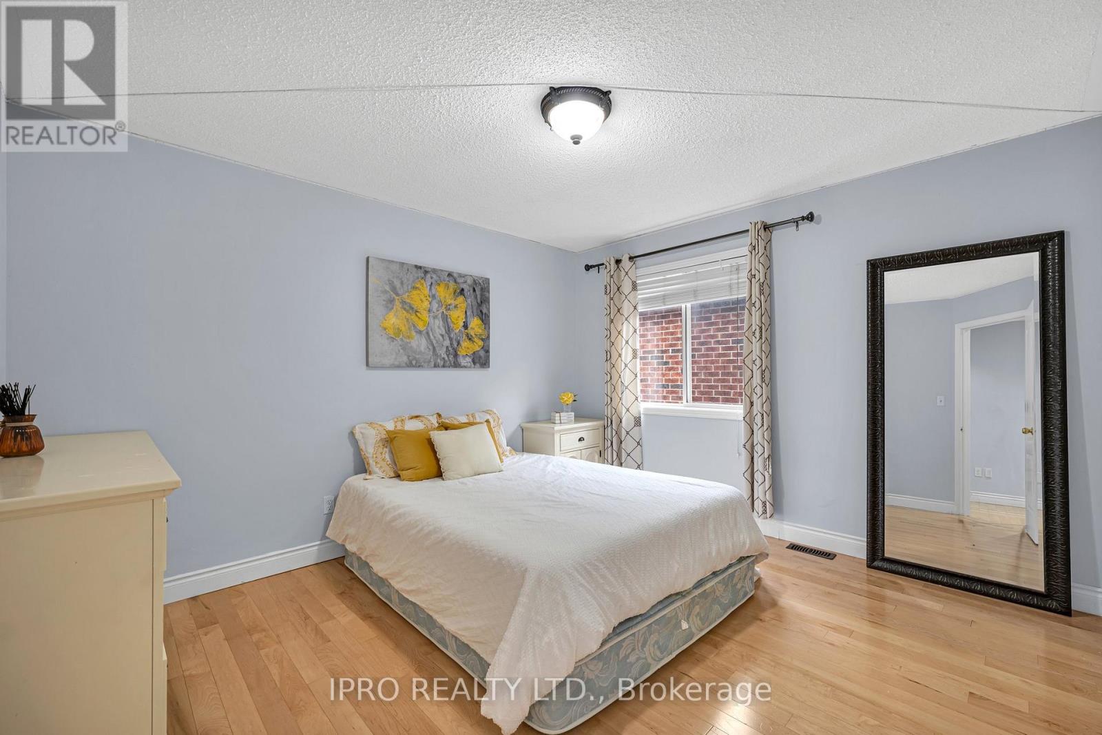 3860 Henrietta Way, Mississauga, Ontario  L5M 7Y4 - Photo 24 - W12151818