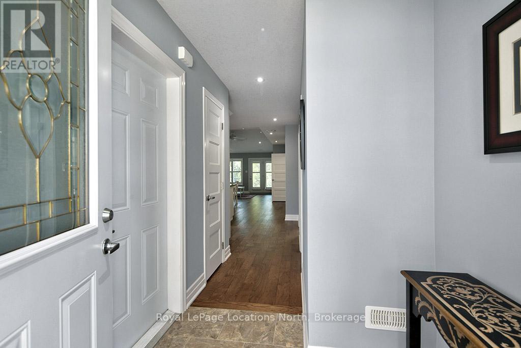 Property at 20 CHESTNUT LANE N image 4