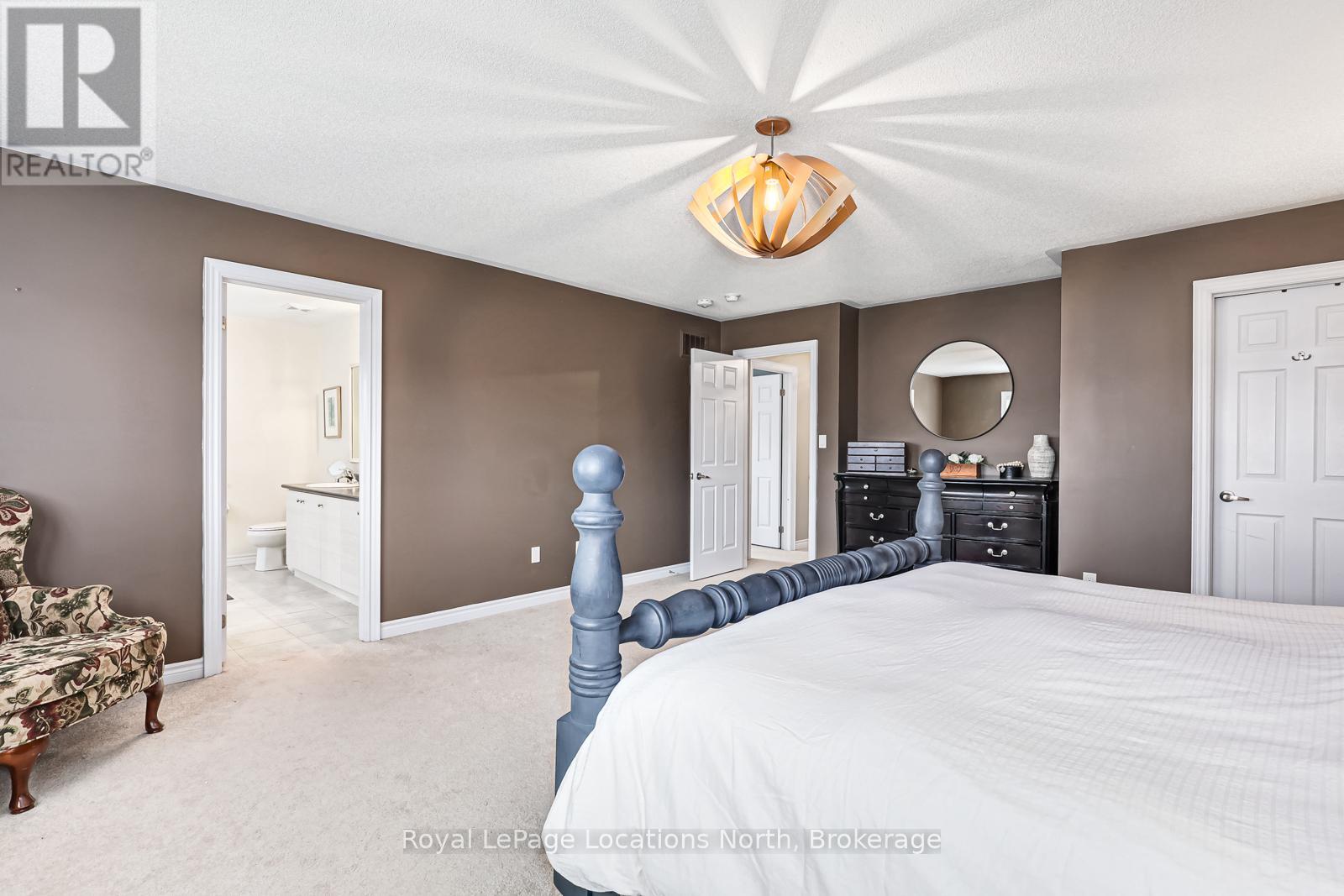 1 Academy Avenue, Wasaga Beach, Ontario  L9Z 0G9 - Photo 15 - S12151941