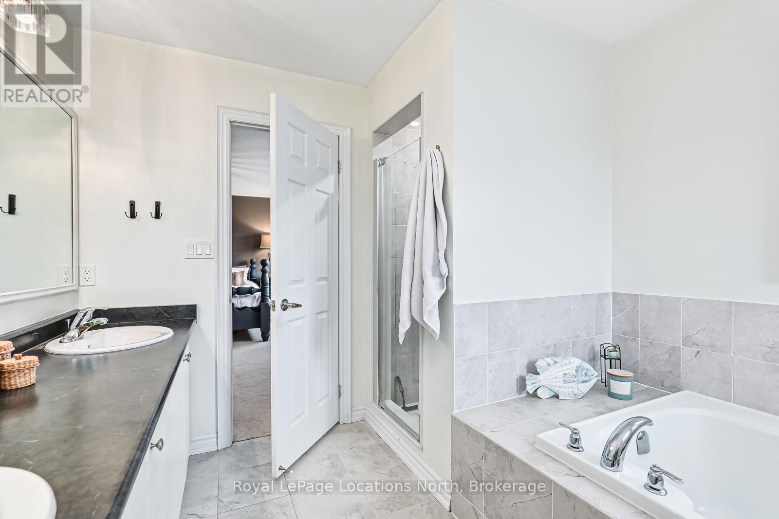 1 Academy Avenue, Wasaga Beach, Ontario  L9Z 0G9 - Photo 17 - S12151941