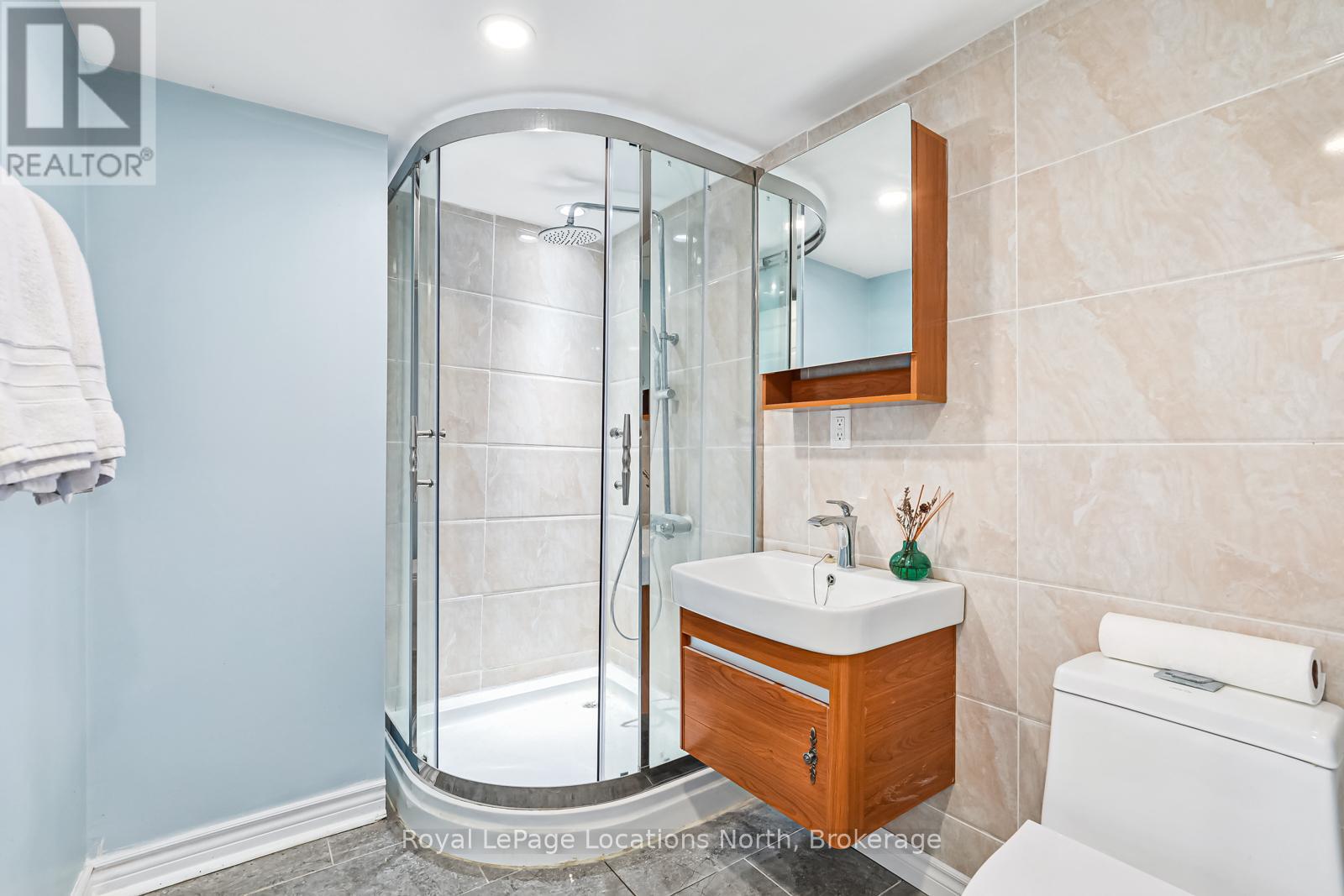 1 Academy Avenue, Wasaga Beach, Ontario  L9Z 0G9 - Photo 26 - S12151941