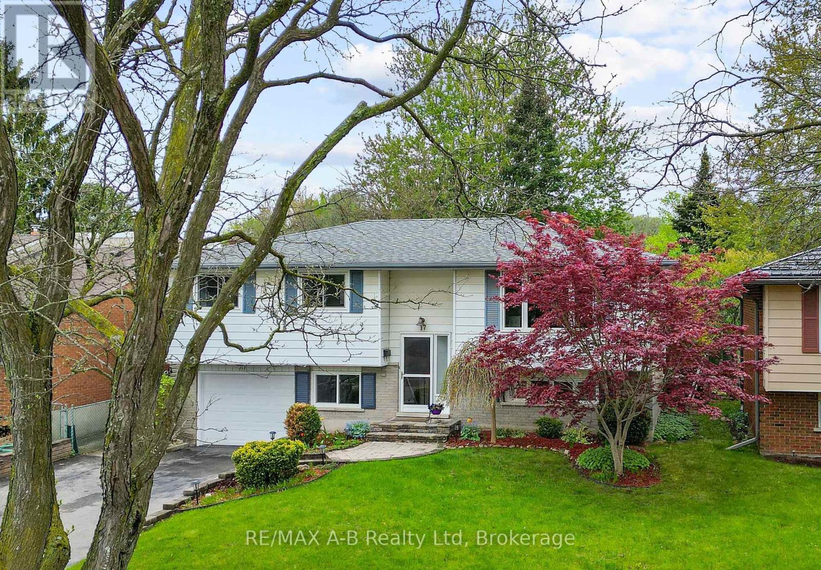 17 MULBERRY LANE, Waterloo, Ontario