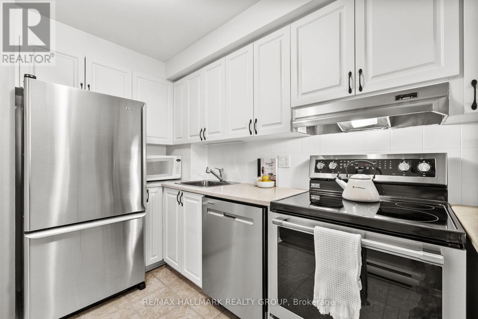 A - 6605 Bilberry Drive, Ottawa, Ontario  K1C 4N5 - Photo 4 - X12152029