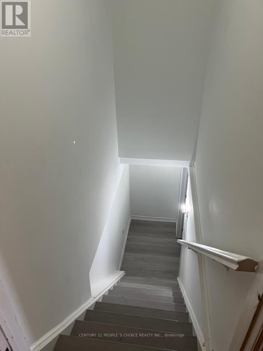 Main - 98 Ambleside Drive, Brampton, Ontario  L6Y 1B9 - Photo 10 - W12084402