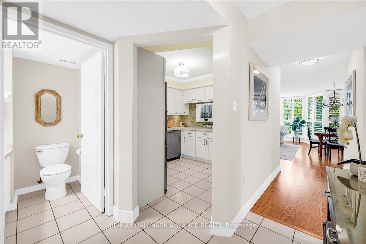 101 - 1071 Queens Avenue, Oakville (Cp College Park), Ontario  L6H 2R5 - Photo 4 - W12151472