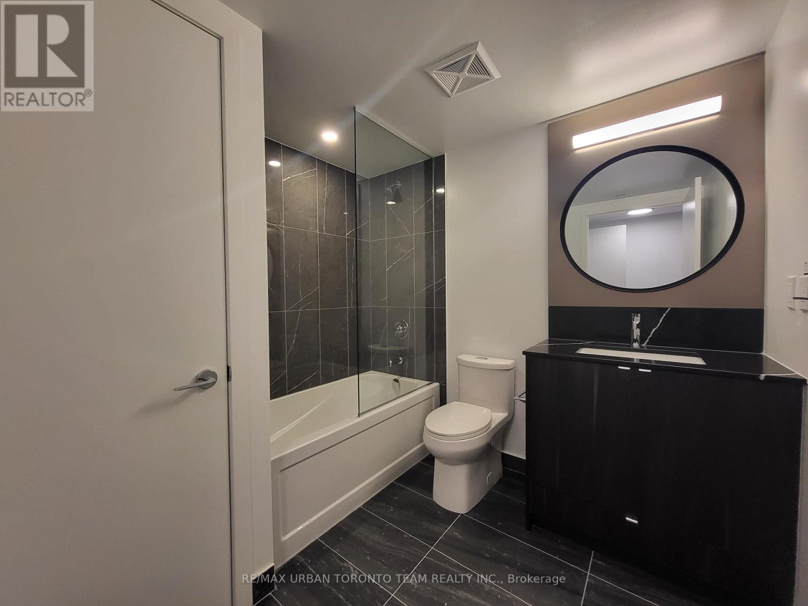 606 - 771 Yonge Street, Toronto, Ontario  M4W 2G4 - Photo 9 - C12151978