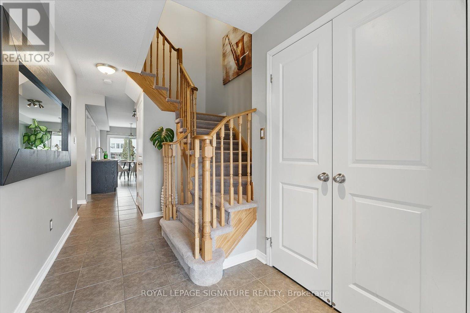 17 Gallimere Court, Whitby, Ontario  L1N 0J5 - Photo 4 - E12151900