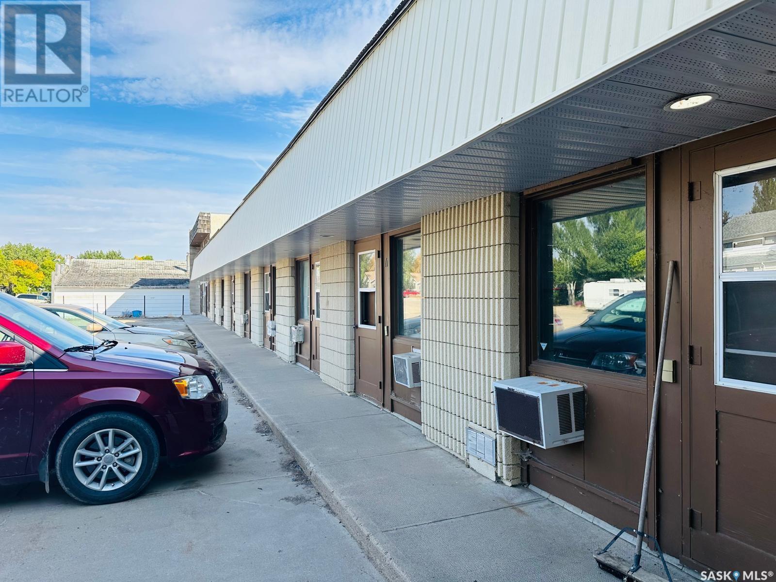 104 4th Avenue E, Gravelbourg, Saskatchewan  S0H 1X0 - Photo 4 - SK006086