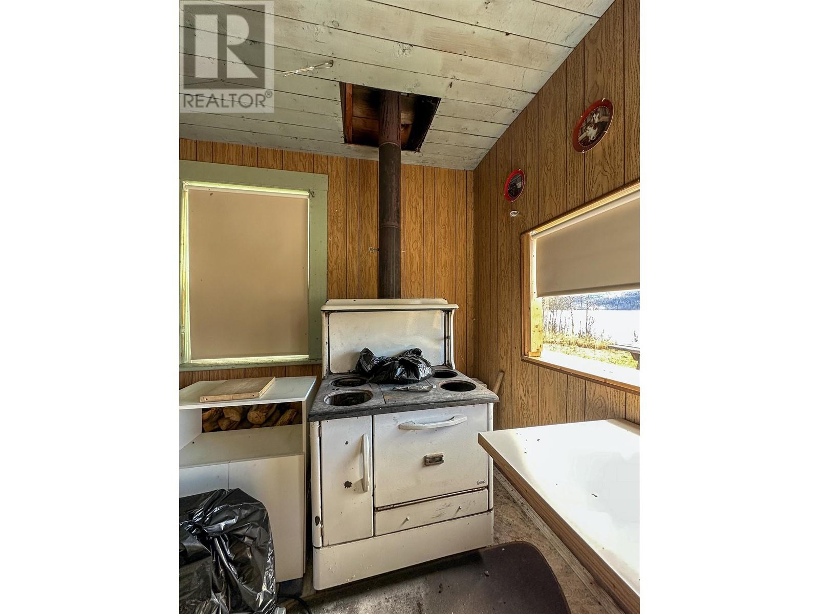 2461 Francois Lake Road, Fraser Lake, British Columbia  V0J 1S0 - Photo 29 - R3000950