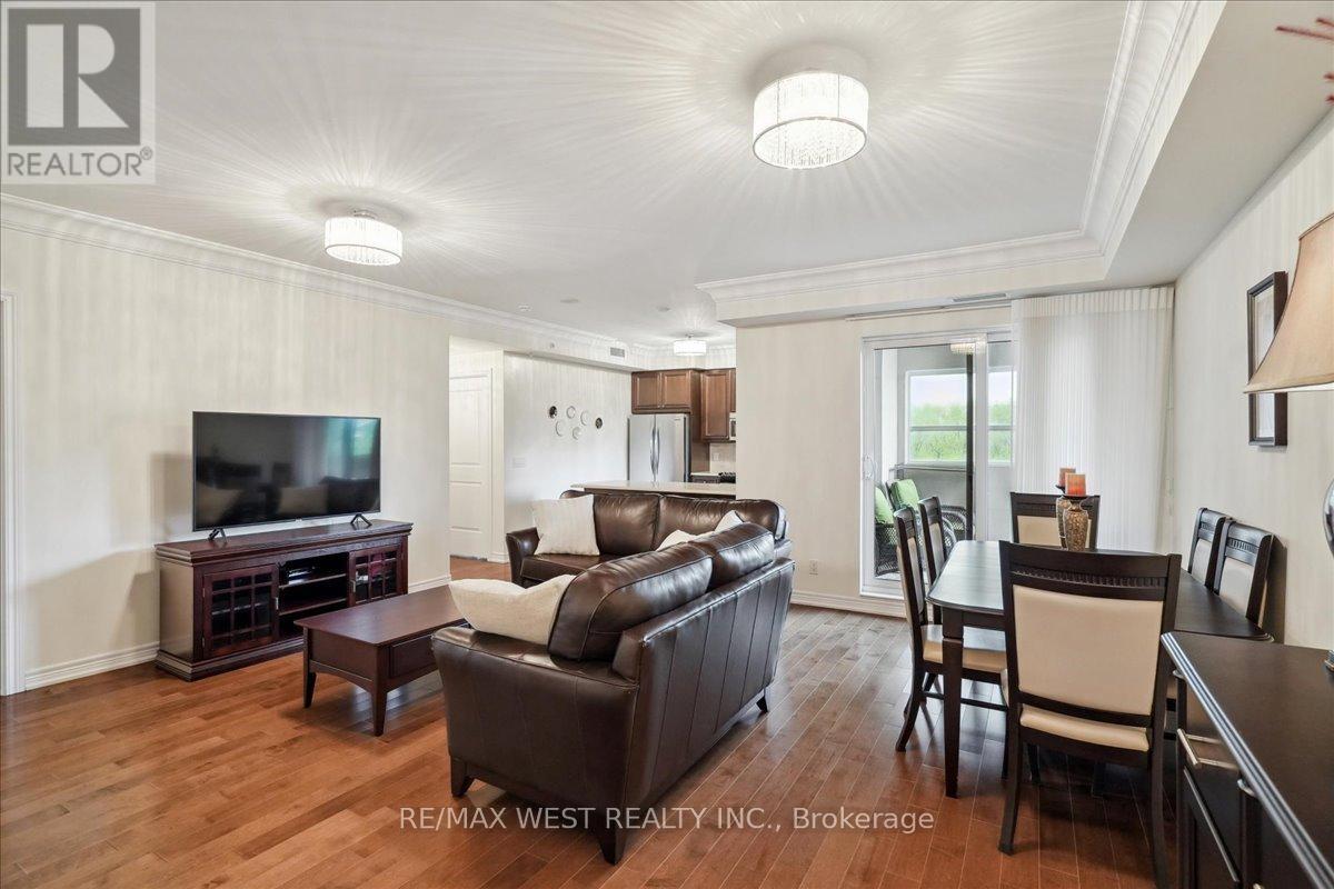 Property at 405 - 9255 JANE STREET image 3